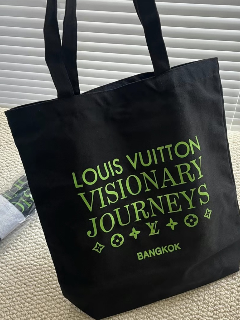 L V Gift Tote - Picture 1 of 5